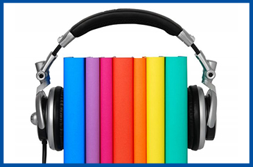 kép:fejhallgató hangszórói között színes könyvek