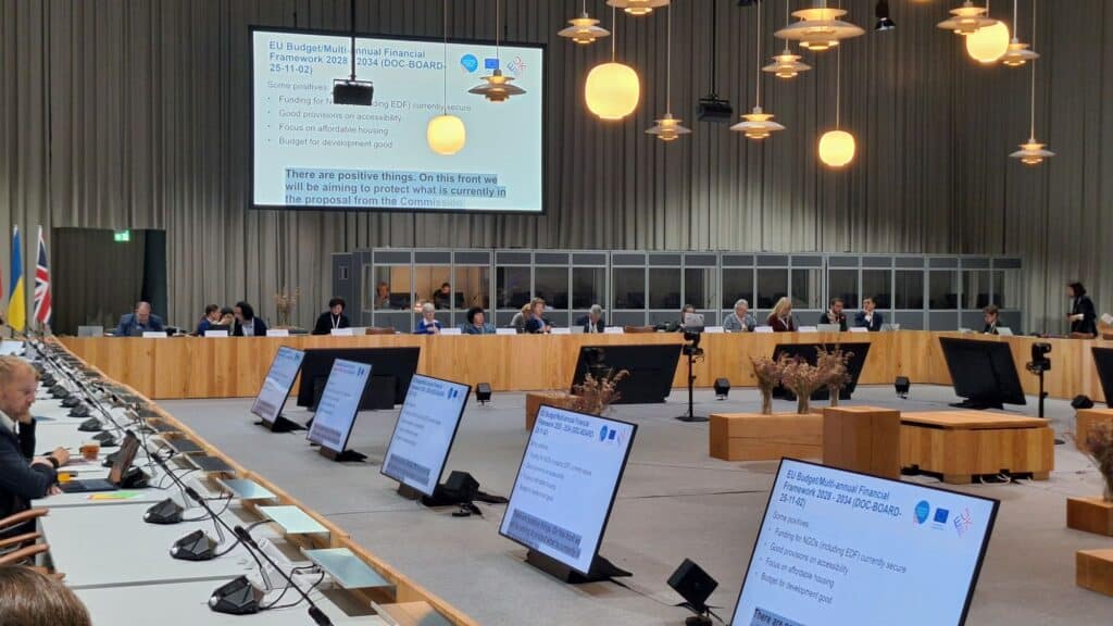 04 edf elnökségi értekezlet terem tolmácsfülkékkel